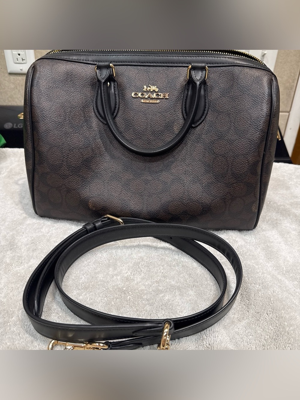 Coach Large Rowan Signature Walnut - Picture 5 of 5